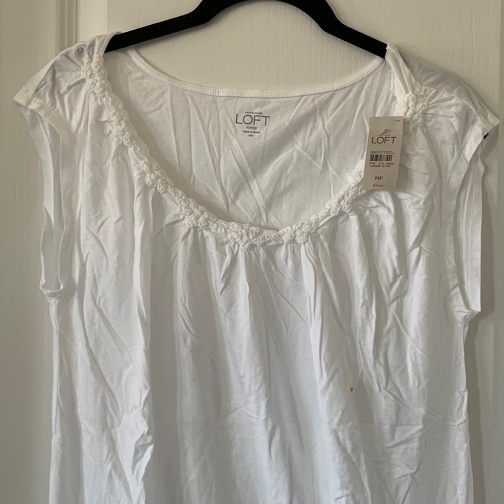 NWT LOFT White Peplum Detail Neckline Sleeveless Cotton/Modal Blend Top Size MP - Picture 2 of 9